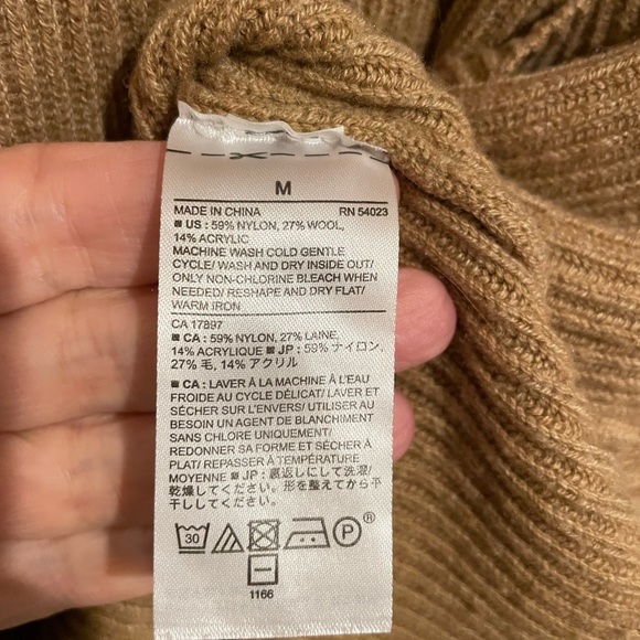 Women’s Tan Banana Republic ribbed knit sweater. Size M - Picture 4 of 6